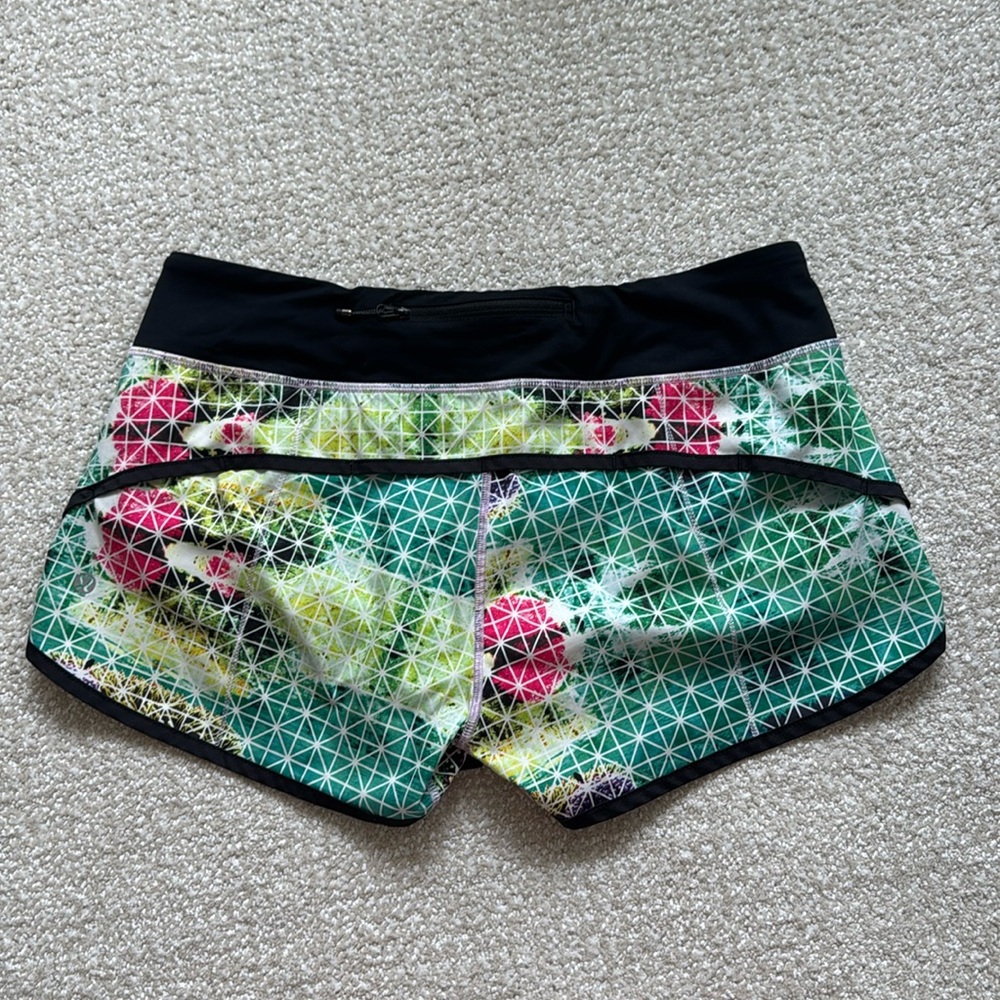 Rare Lululemon Grid Paradise Speed Shorts 8